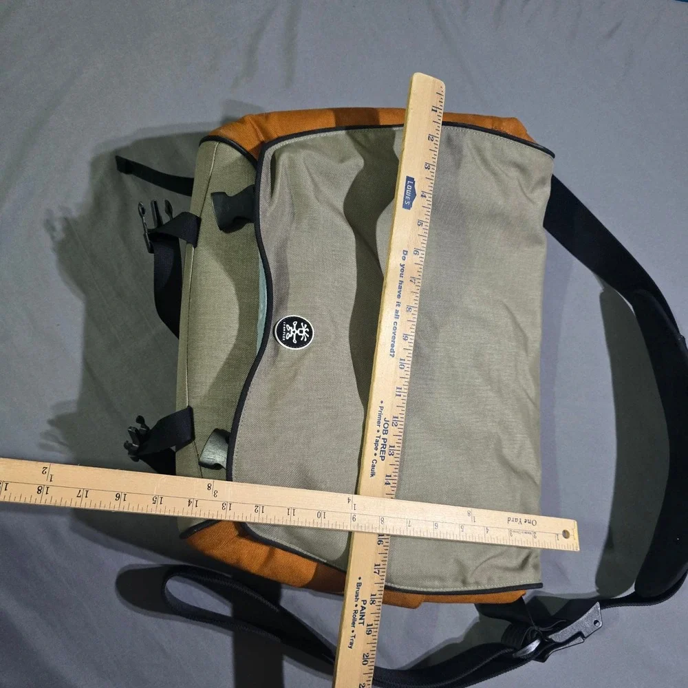 Crumpler Considerable Embarrassment Laptop Messenger Bag  Ripstop